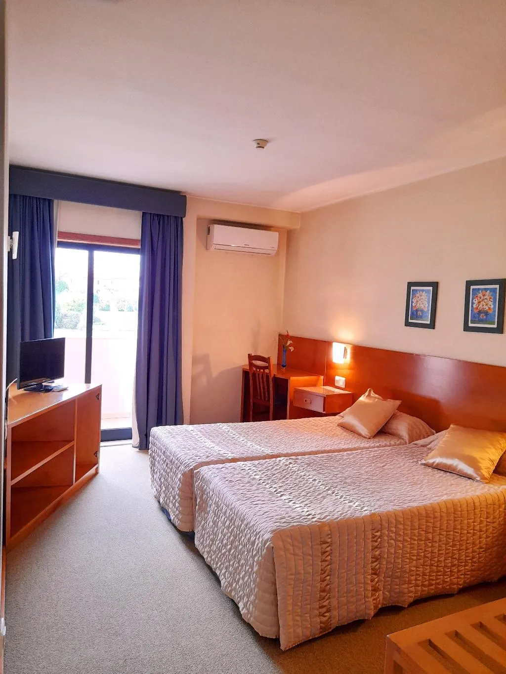 TRIPLE STANDARD Room, Das Taipas, Porto