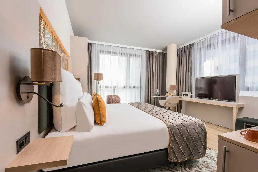 DOUBLE DELUXE Room, Leonardo Royal Hotel Barcelona Fira, Barcelona