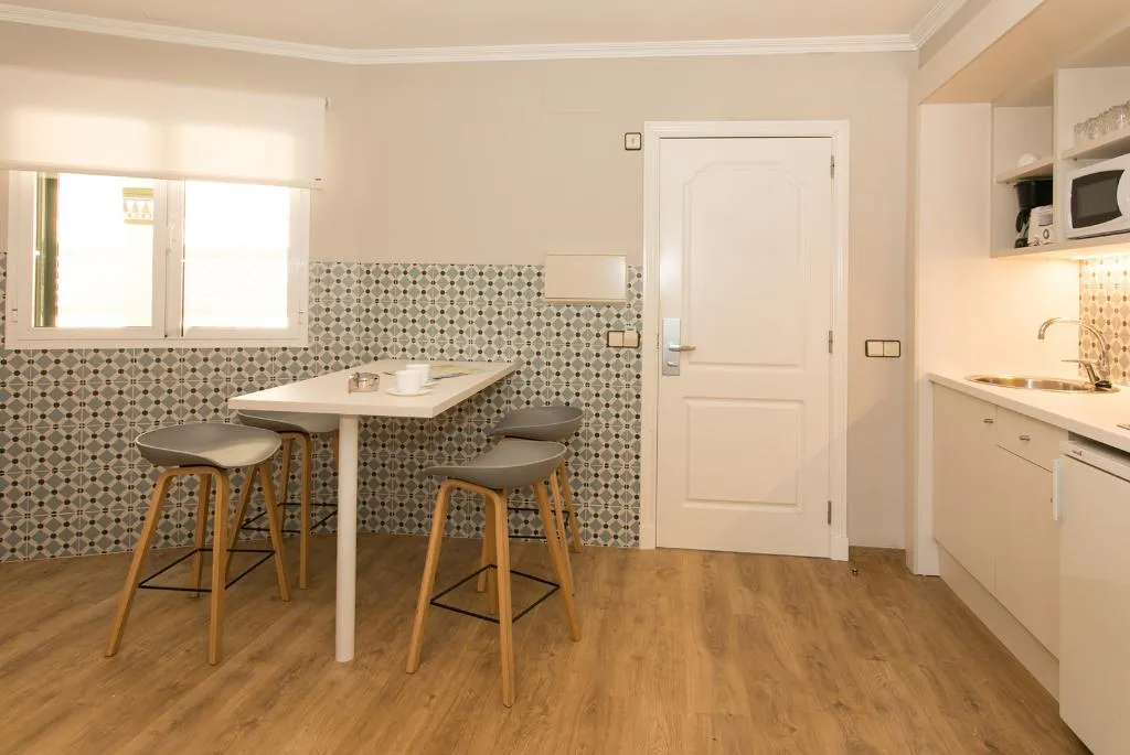 APARTMENT CAPACITY 6 Room, Minura Cala Galdana & Apartamentos d´Aljandar, Menorca
