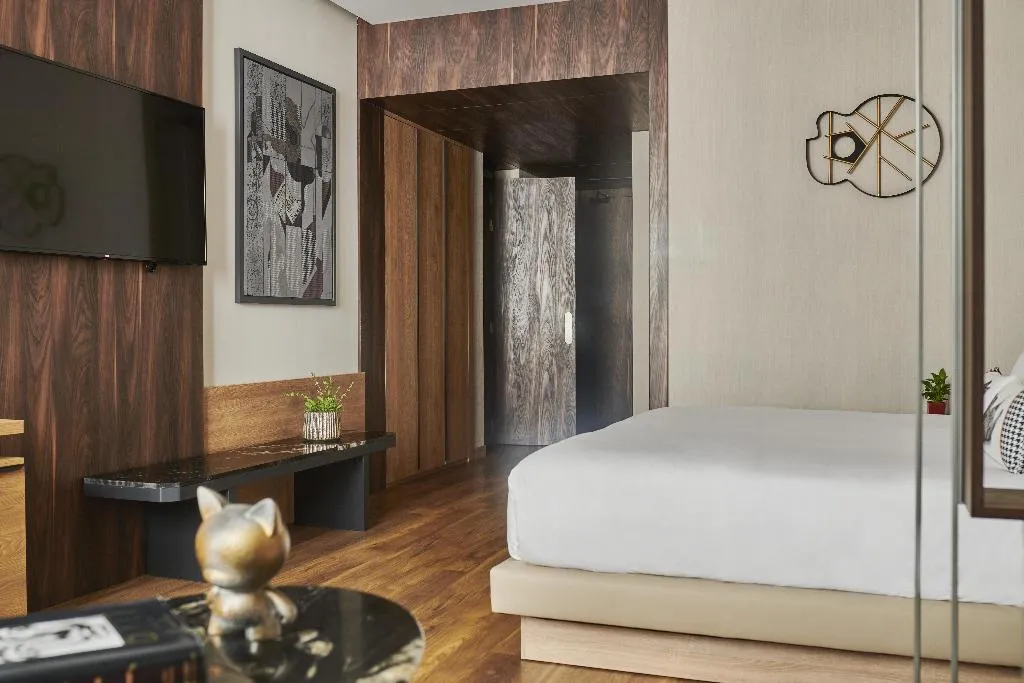 FAMILY ROOM STANDARD Room, Hyatt Centric Gran Via Madrid, Madrid