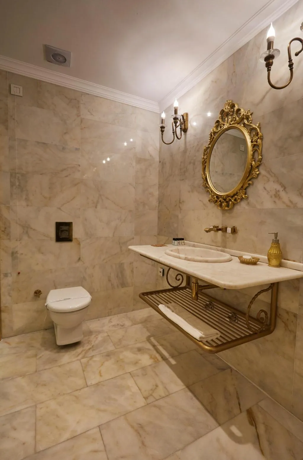 SUITE WITH JACUZZI Room, Vinifera Ephesus Hotel, Izmir