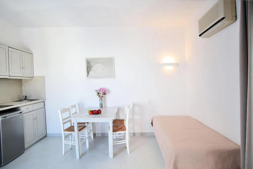 Room, Kritikakis Village Apartments, Santorini