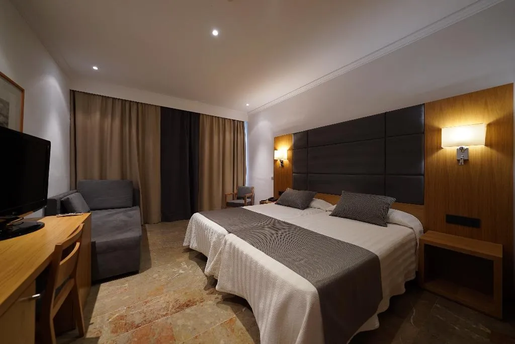 TRIPLE STANDARD Room, Artmadams, Majorca