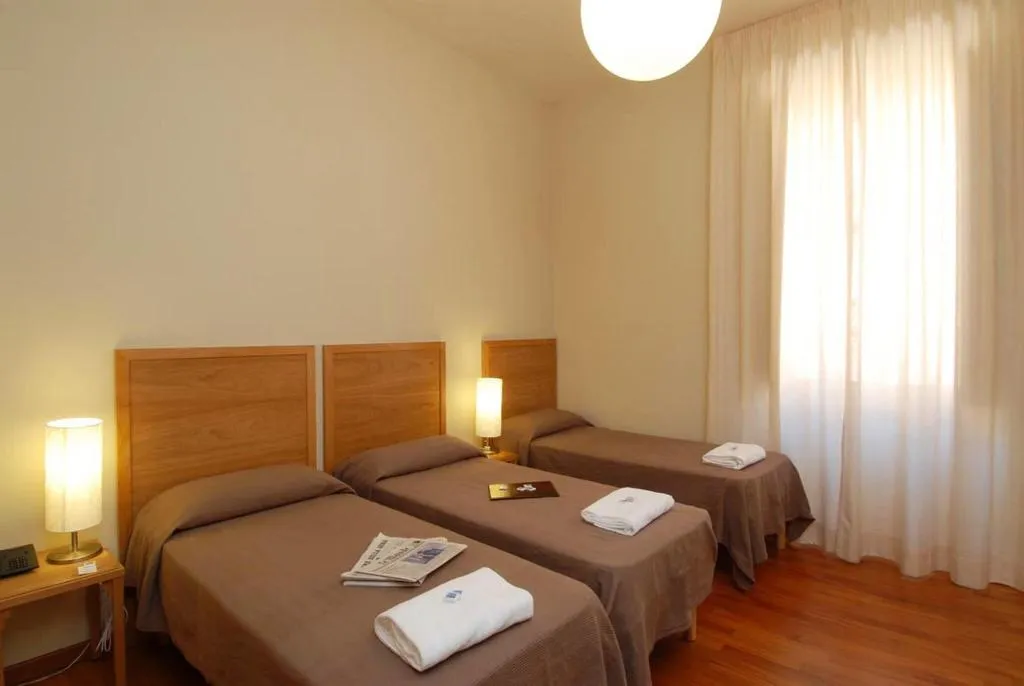 DOUBLE QUEEN SIZE BED Room, Hotel Terminal, Rome