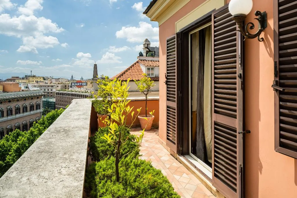SUITE WITH TERRACE Room, Baglioni Hotel Regina, Rome