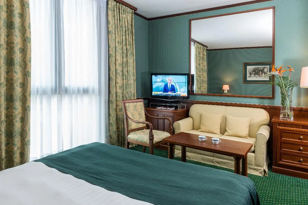 DOUBLE COMFORT Room, Leonardo Hotel Milan City Center, Milan