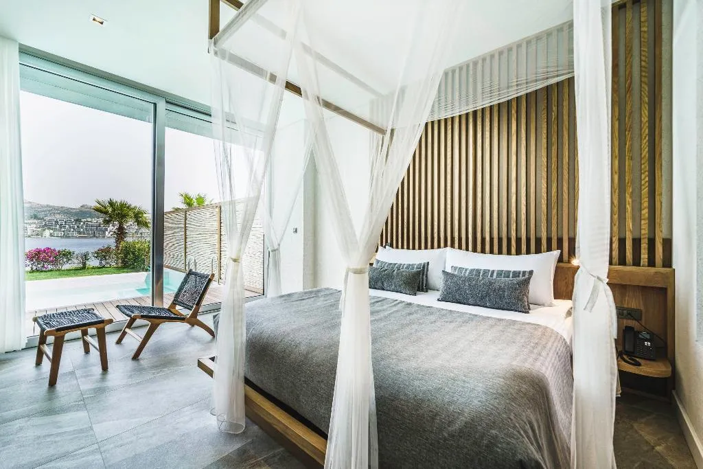 SUITE THREE BEDROOMS THREE BATHROOMS Room, Cape Bodrum Luxury Hotel & Beach, Bodrum