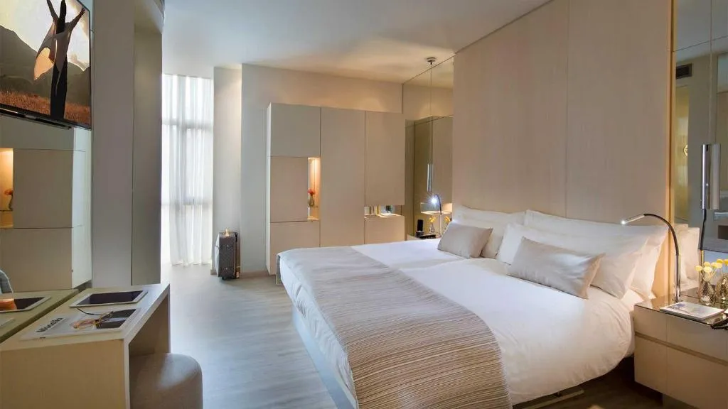 DOUBLE DELUXE Room, Cram, Barcelona