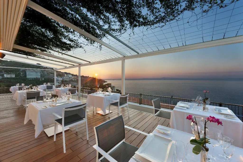 Restaurant, Continental, Naples