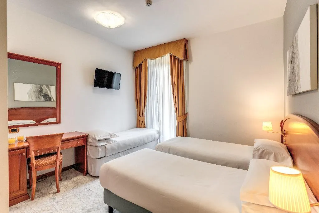 TRIPLE CLASSIC Room, Hotel Orazia, Rome