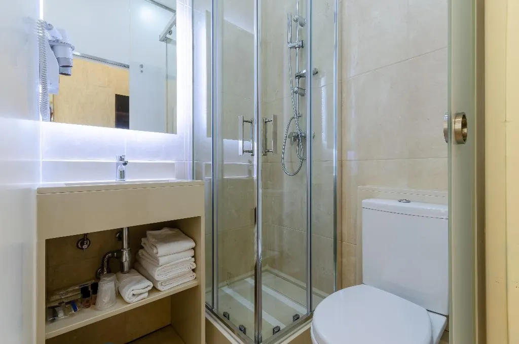 DOUBLE SUPERIOR Room, Hotel Duas Nacoes, Lisbon