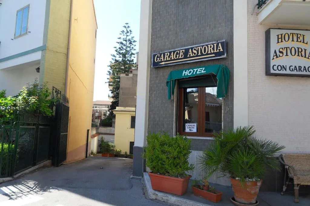 General view, Hotel Astoria Restaurant, Naples