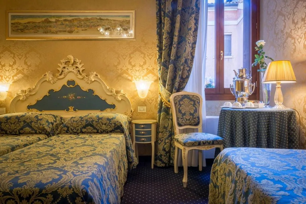 TRIPLE STANDARD Room, Becher, Venice