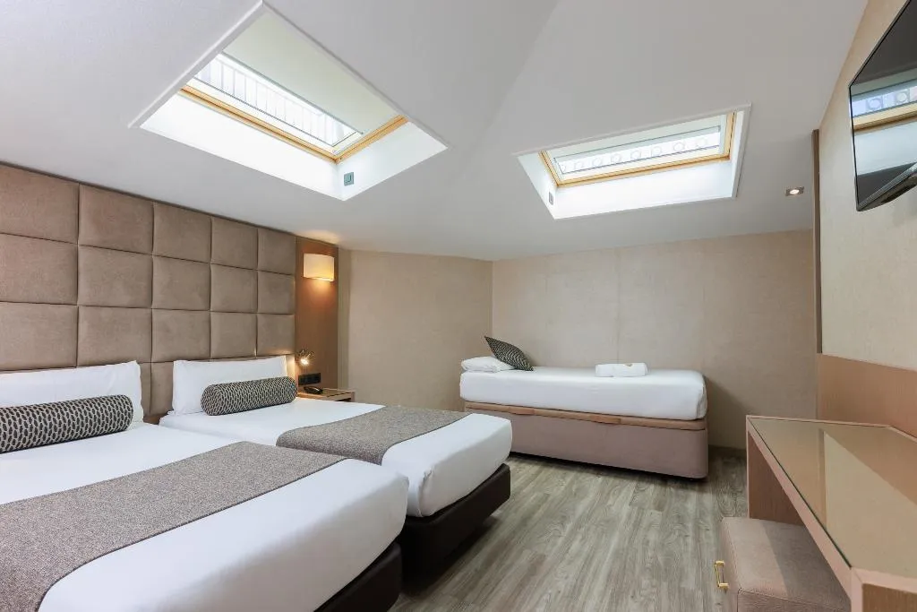 TRIPLE STANDARD Room, Suizo, Barcelona