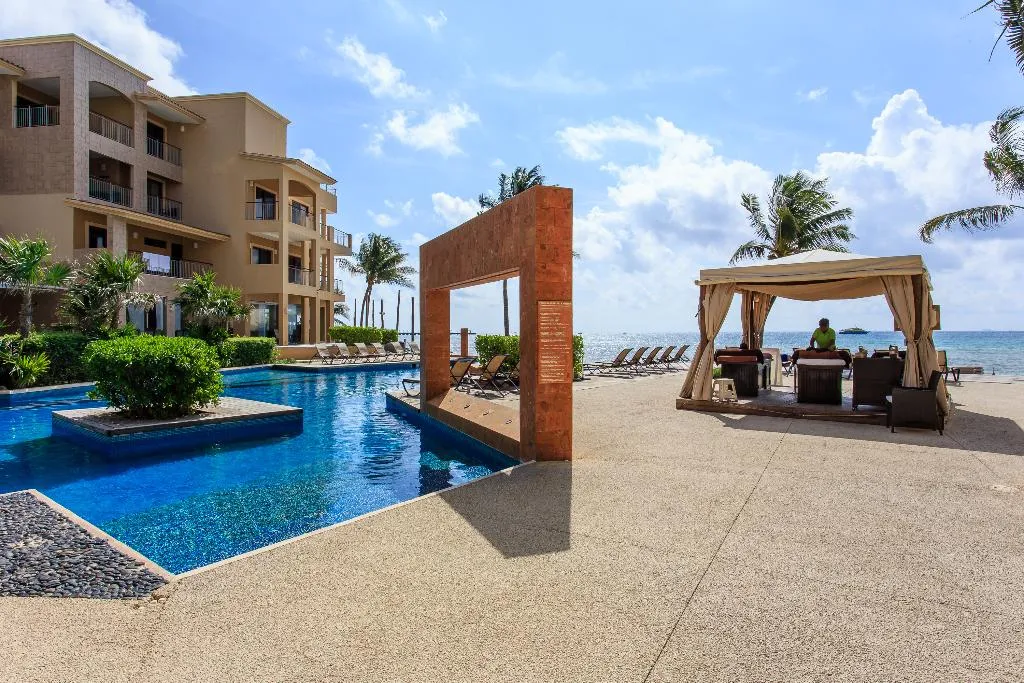 Pool, El Faro Residences, Playa Del Carmen