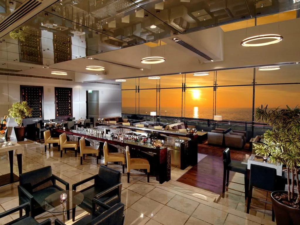 Bar, Hyatt Regency Galleria Residence Dubai, Dubai