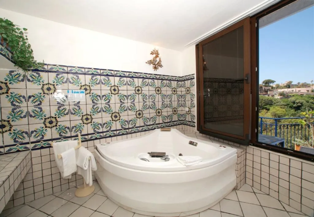 DOUBLE STANDARD Room, Oriente, Naples