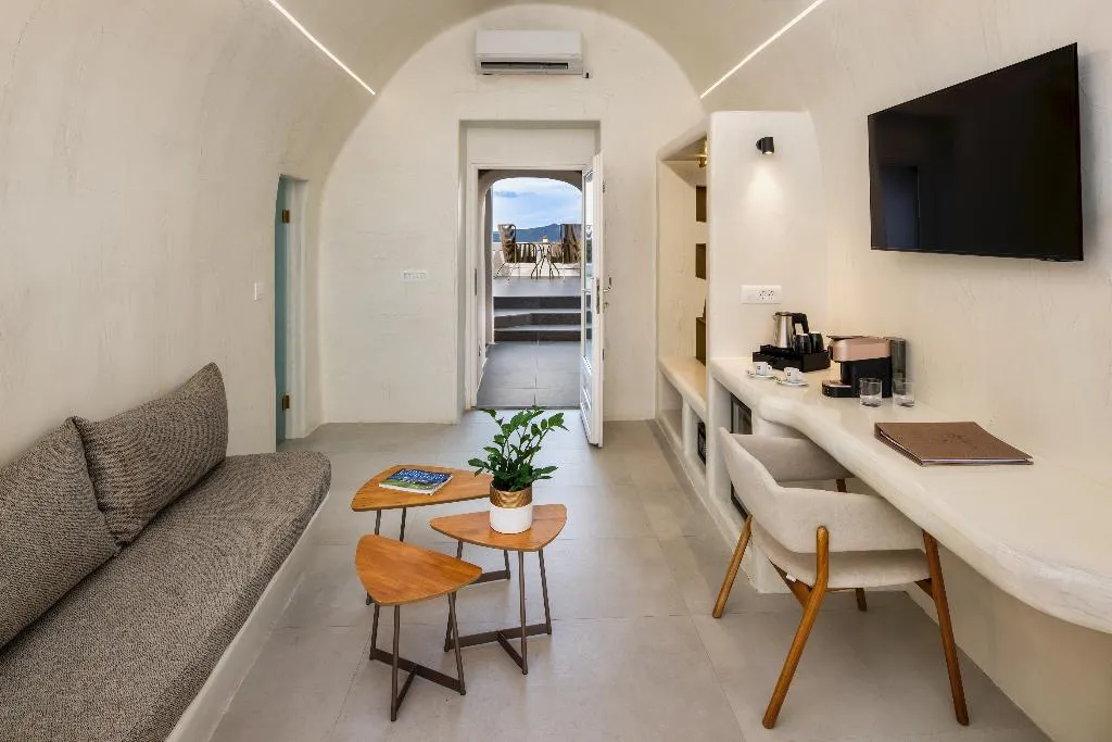 SUITE HONEYMOON Room, Athina Luxury Suites, Santorini