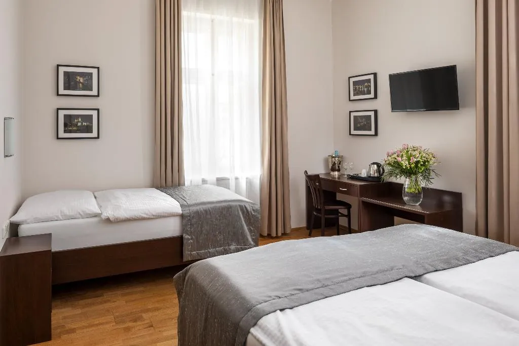 TRIPLE STANDARD Room, Hotel Unique, Prague