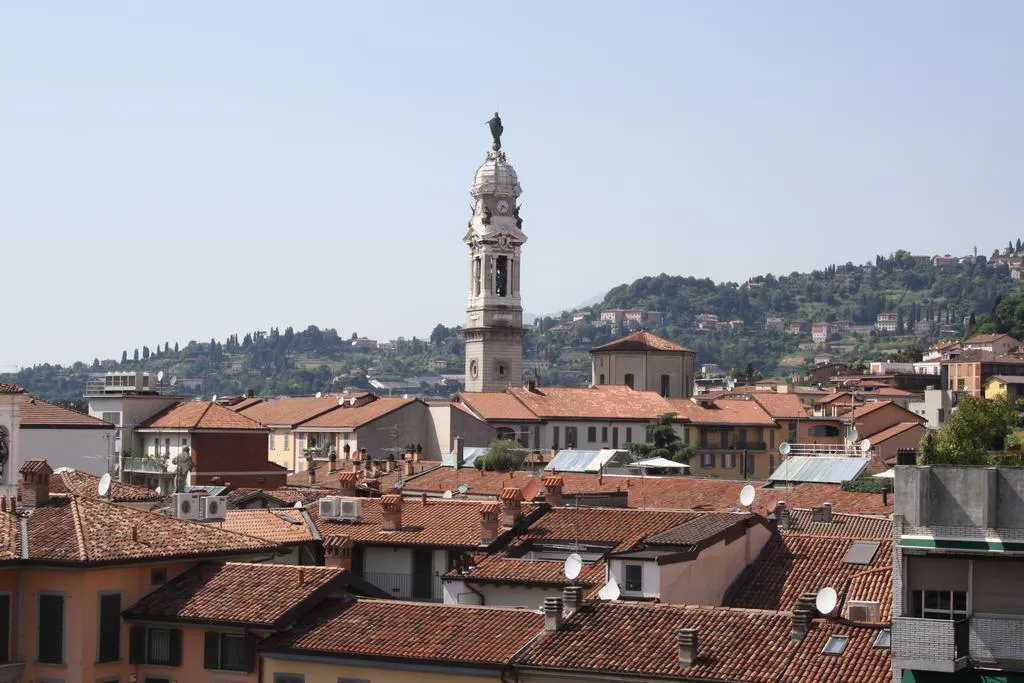 General view, Alex E Angie, Milan
