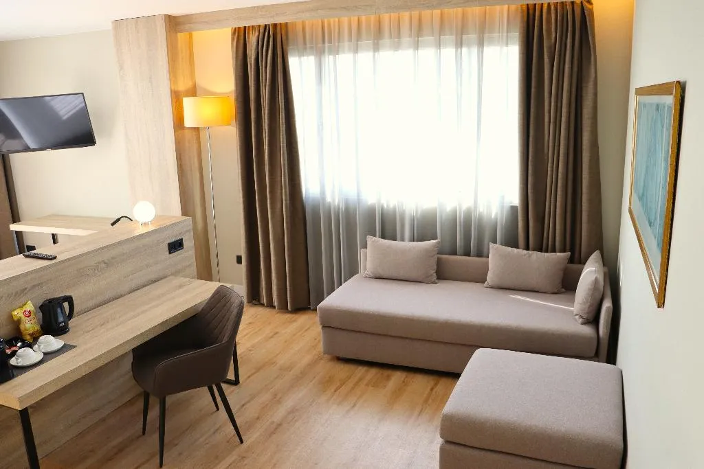 JUNIOR SUITE CAPACITY 2 Room, Eurohotel Diagonal Port, Barcelona