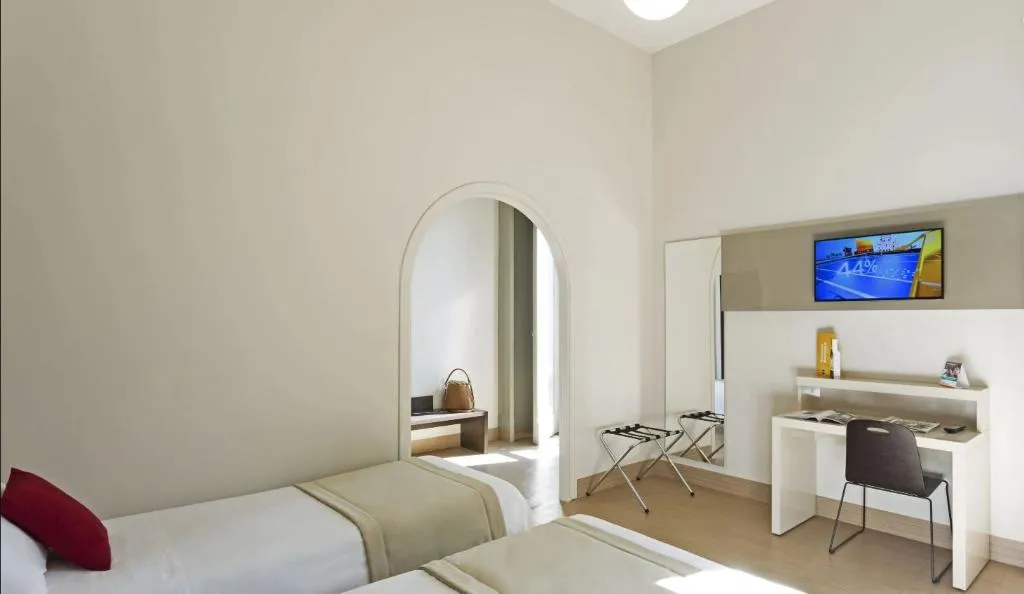 TRIPLE WITH TERRACE Room, B&b Hotel Napoli, Naples
