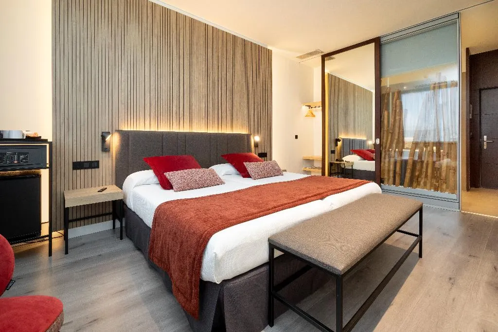 Double or Twin STANDARD Room, Alexandre Fira Congress, Barcelona
