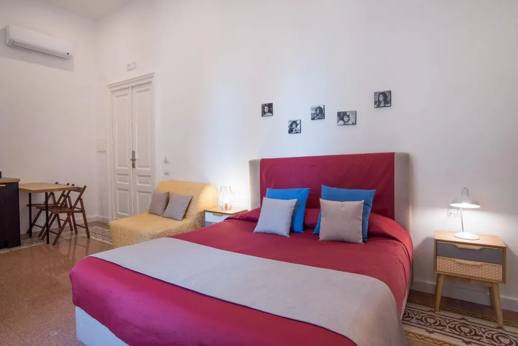 Room, Napoliamo Guest House, Naples
