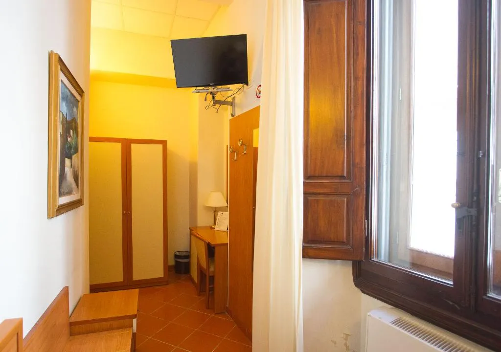 SINGLE STANDARD Room, Maxim Axial, Florence