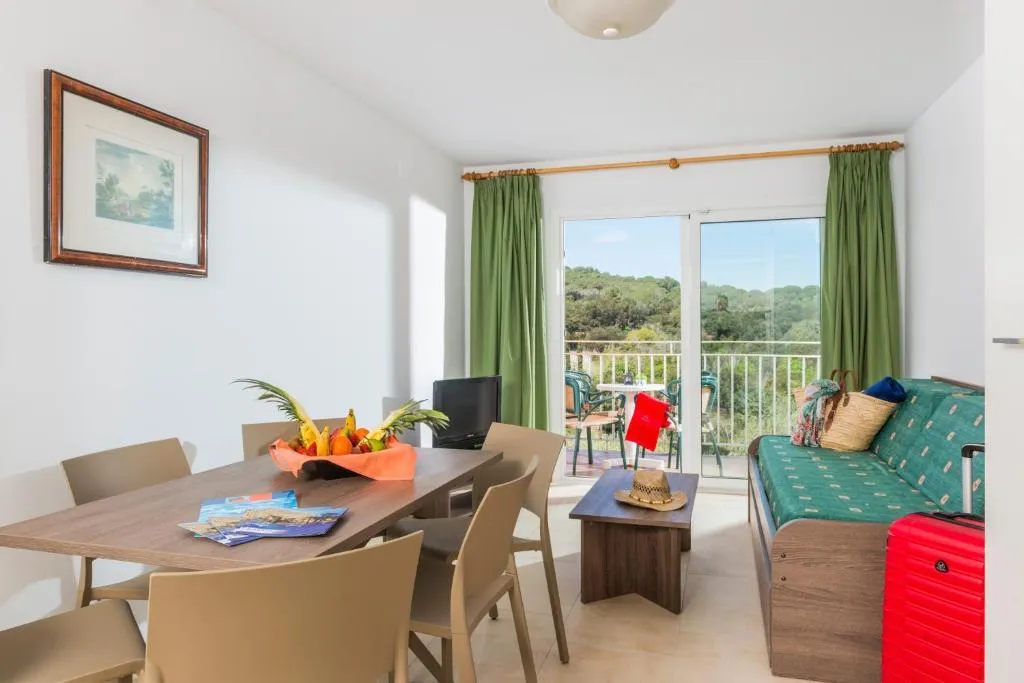APARTMENT CAPACITY 6 TWO BEDROOMS Room, Apartaments Condado, Costa Brava