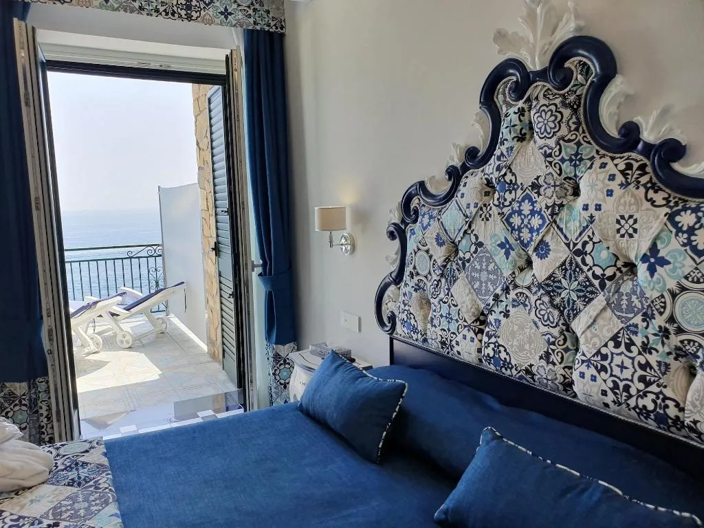 Room, Villa Maria Pia, Naples