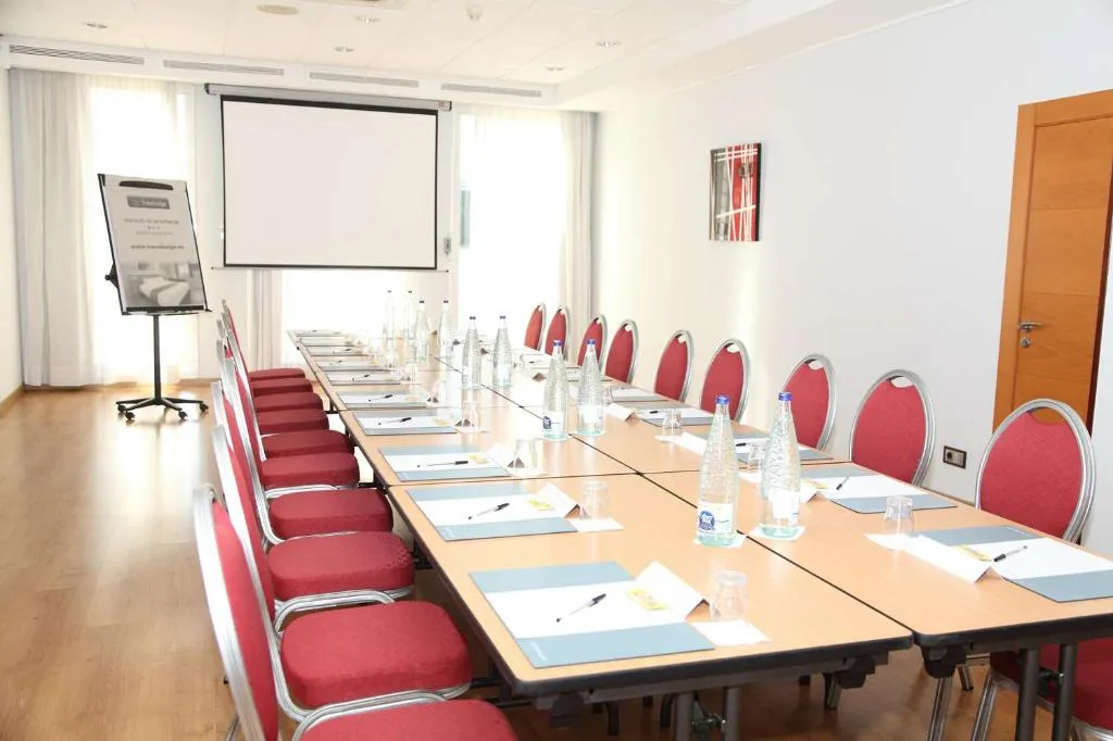 Conferences, Travelodge Barcelona del Vallès, Barcelona