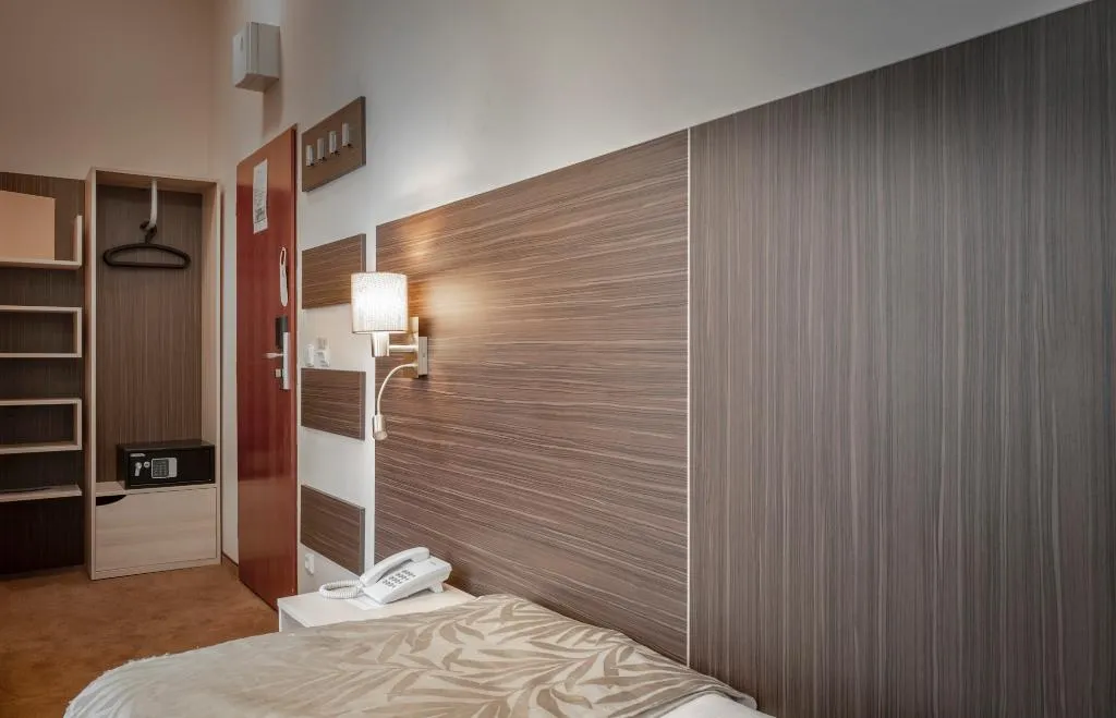 SINGLE STANDARD Room, Pytloun Kampa Garden Hotel Prague, Prague