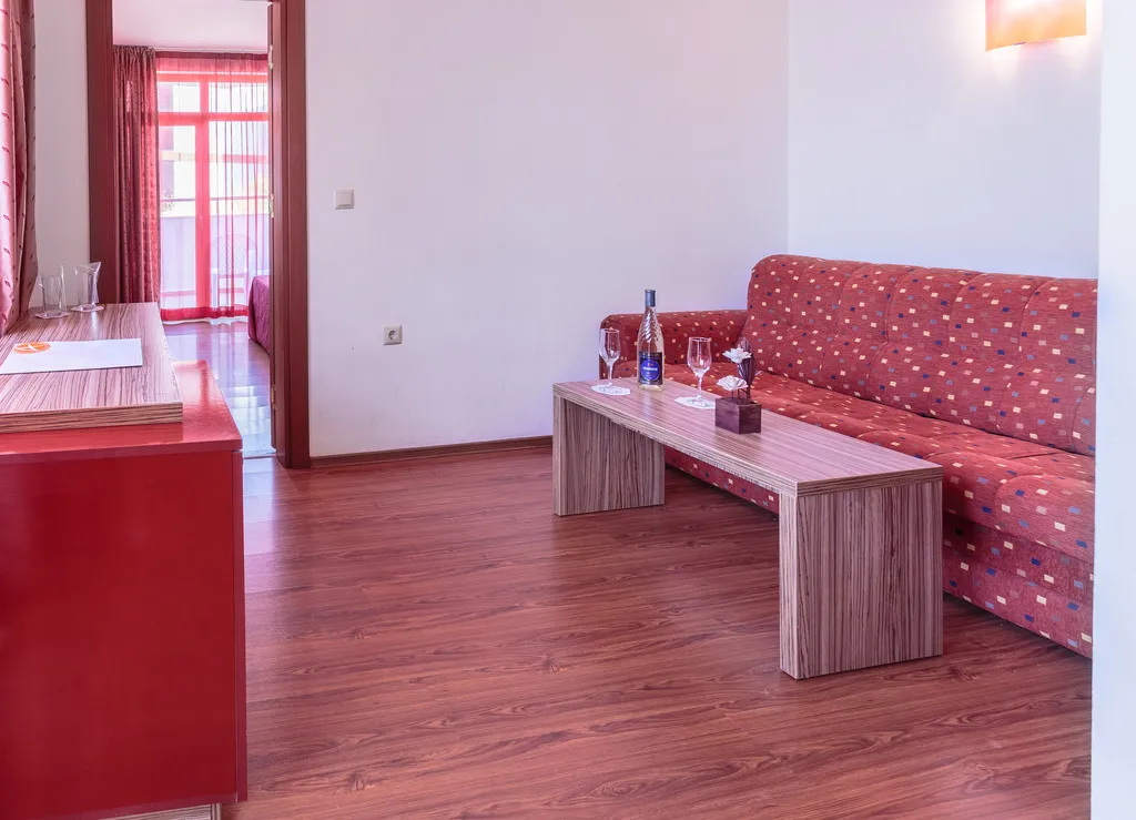 Room, Apolis, Bourgas