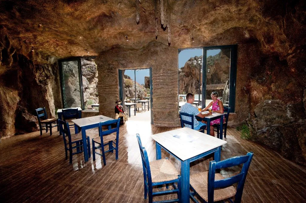 Bar, Kalypso Cretan Village Resort and Spa, Crete
