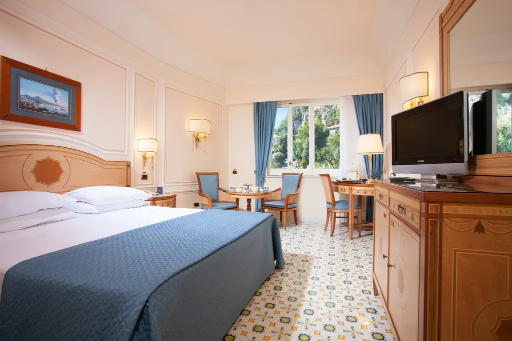 Double or Twin STANDARD Room, Grand Hotel Capodimonte, Naples