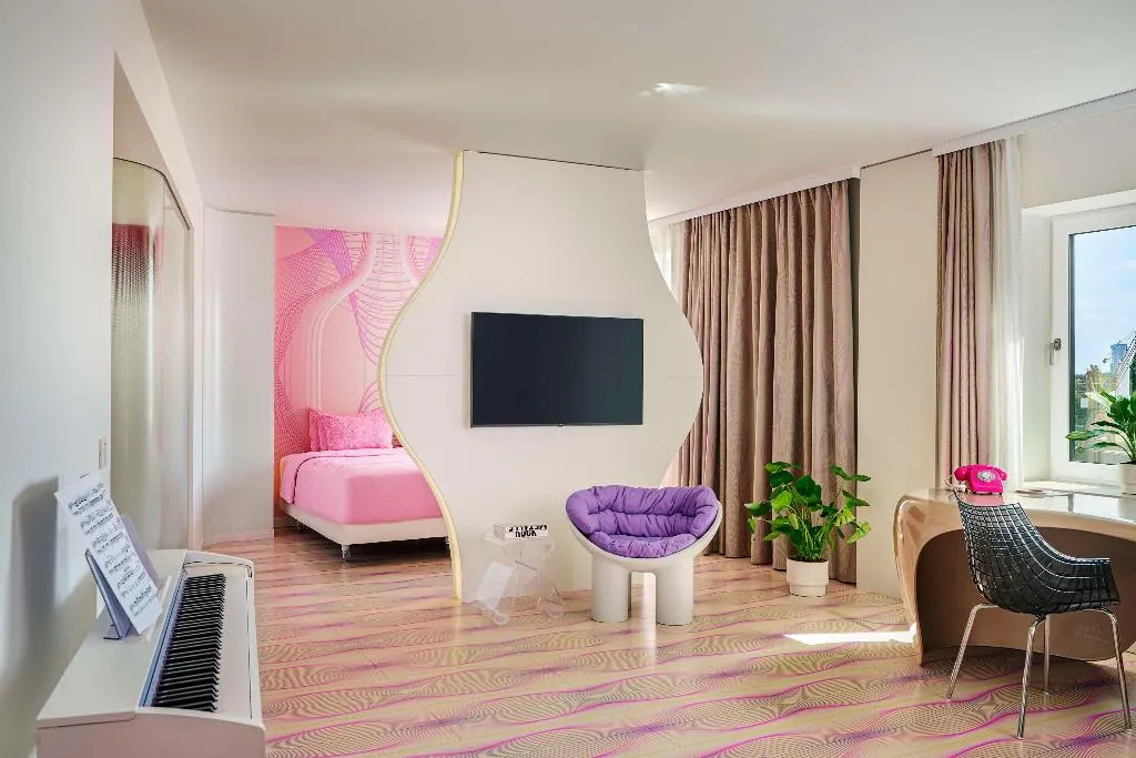 FAMILY ROOM WITH VIEWS Room, nhow Berlin, Berlin