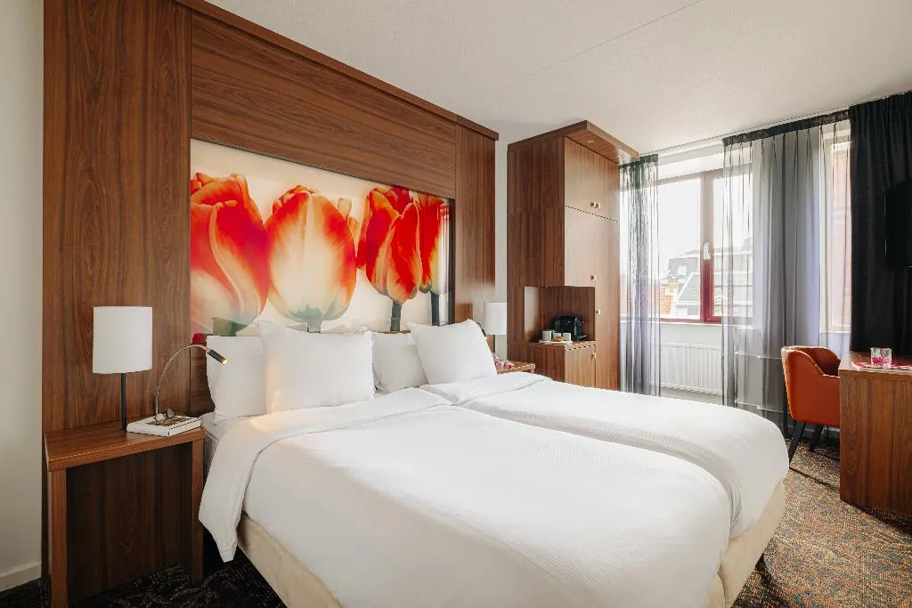 TWIN STANDARD Room, Leonardo Eden Hotel Amsterdam City Center, Amsterdam