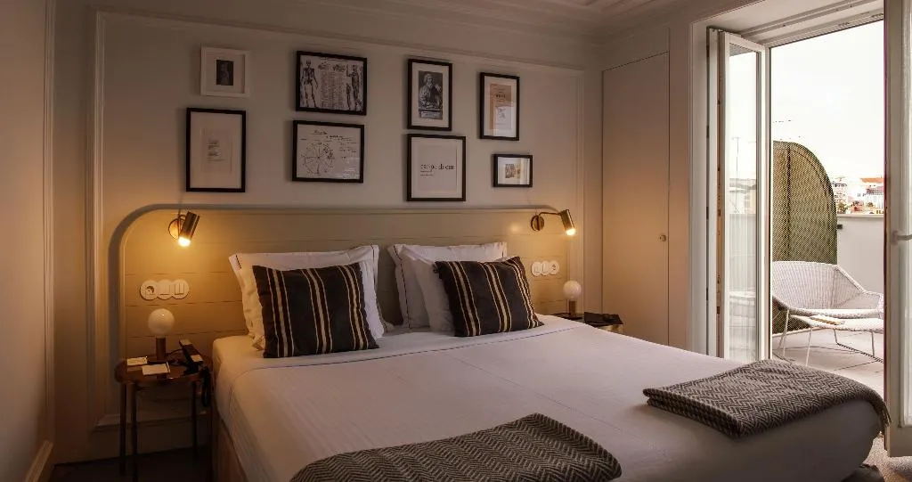 DOUBLE SUPERIOR WITH VIEWS Room, Lisboa Pessoa Hotel, Lisbon