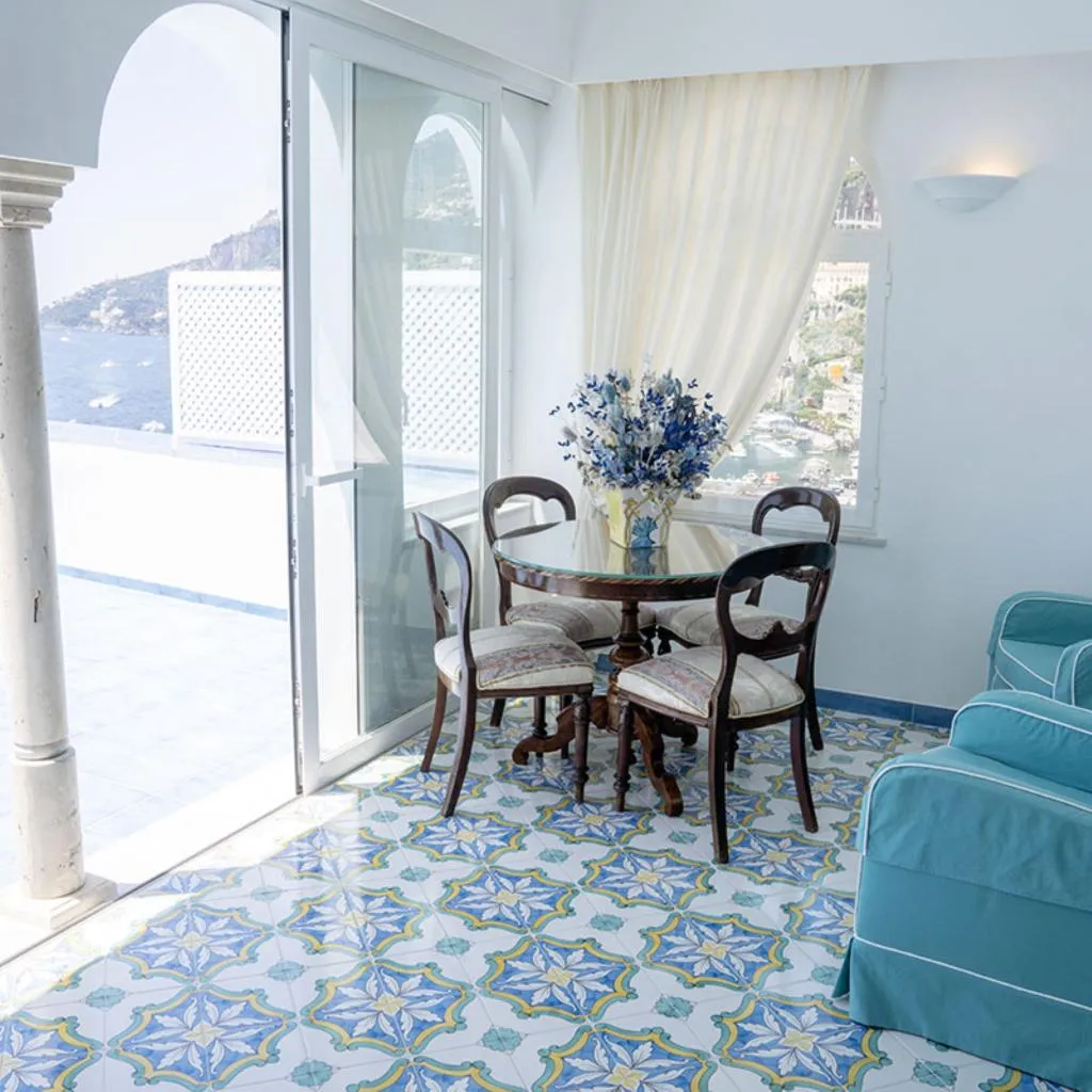SUITE TWO BEDROOMS TWO BATHROOMS Room, Luna Convento, Naples