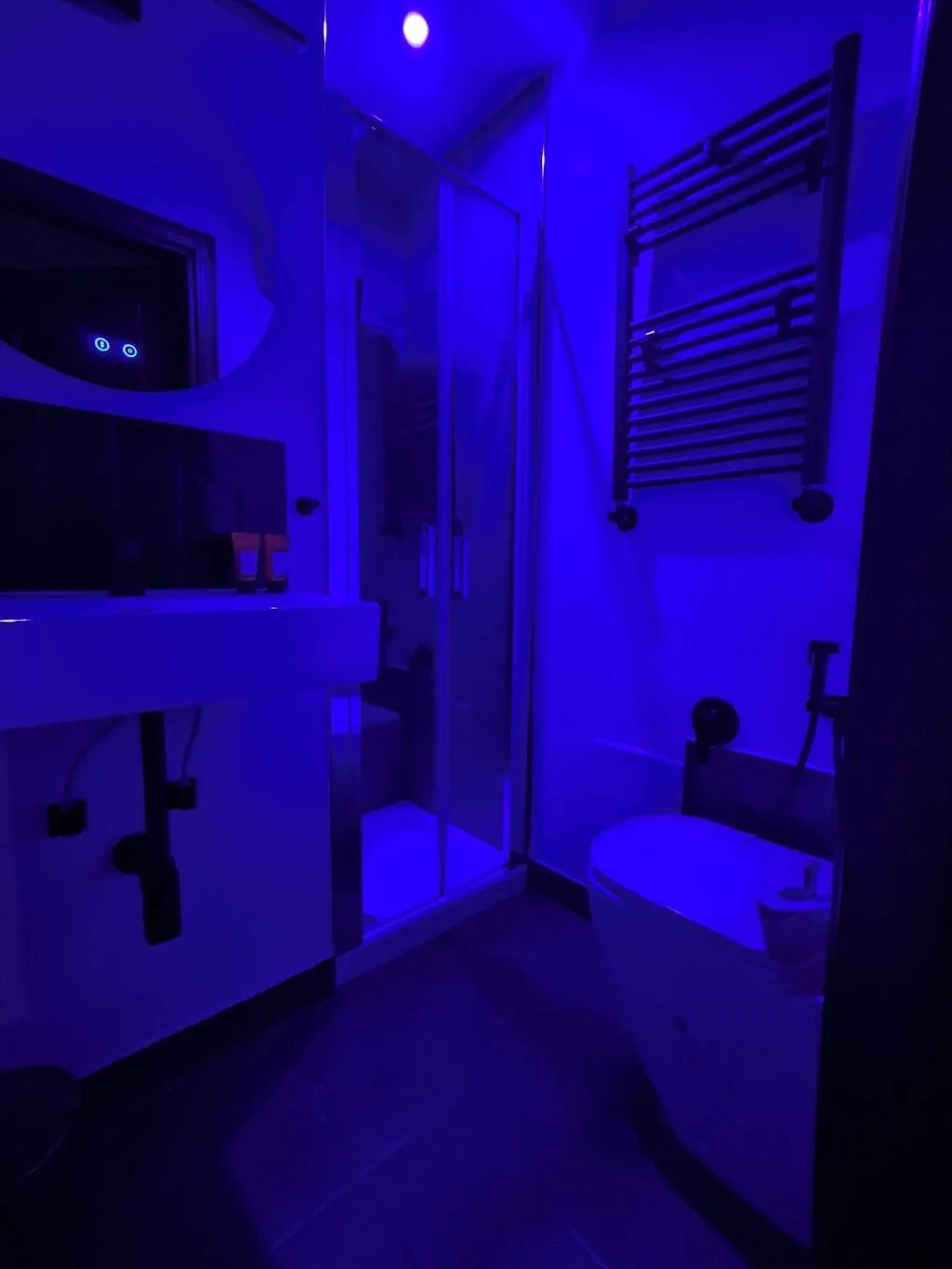 Room, Napolicentro Mare, Naples