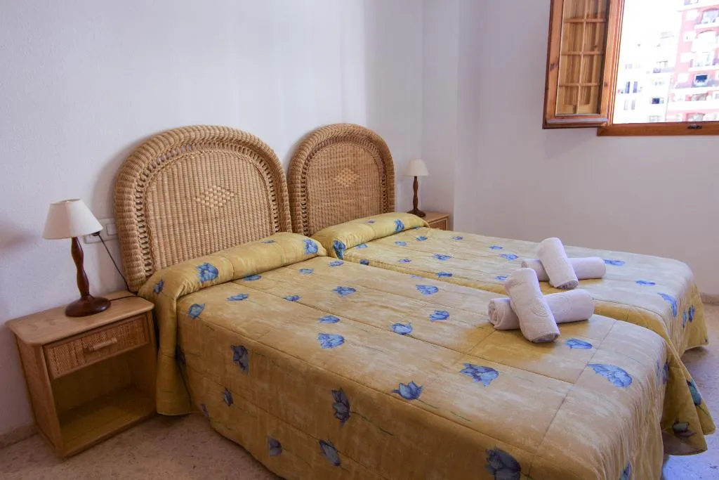 APARTMENT FOUR BEDROOMS Room, Valencia Port Saplaya Apartamentos, Valencia