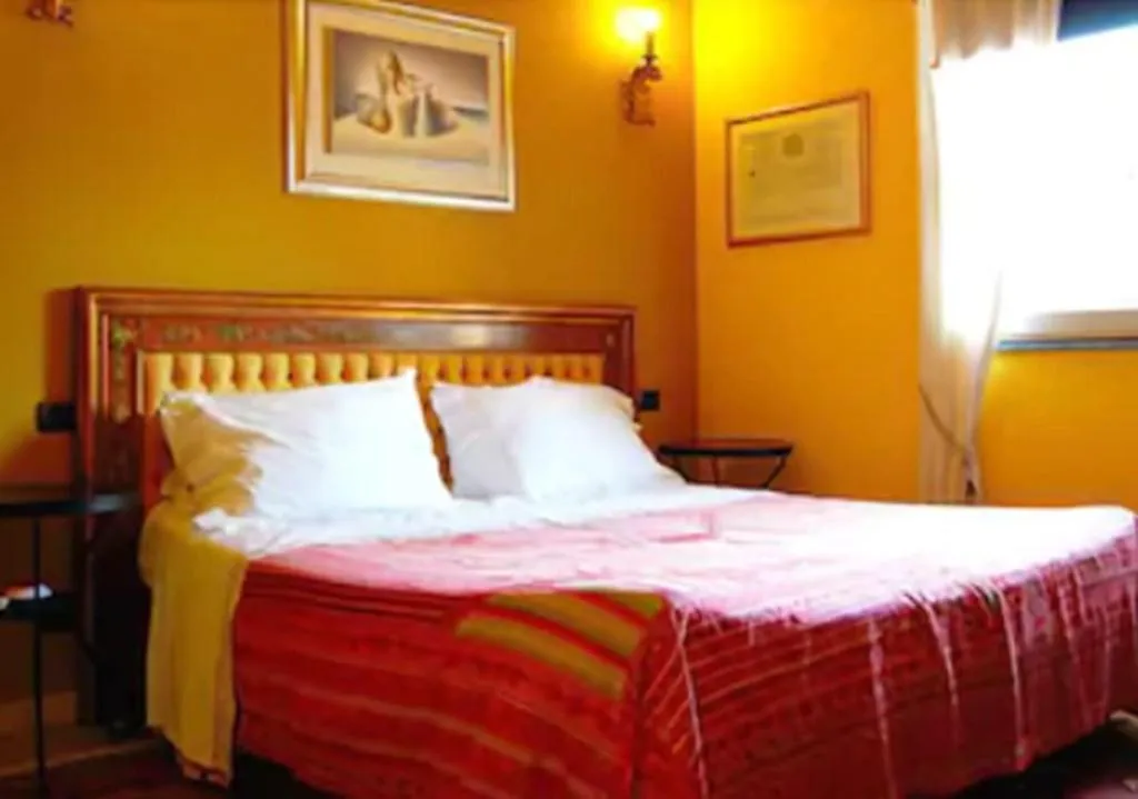 Room, Castello D'Urso Somma, Catania