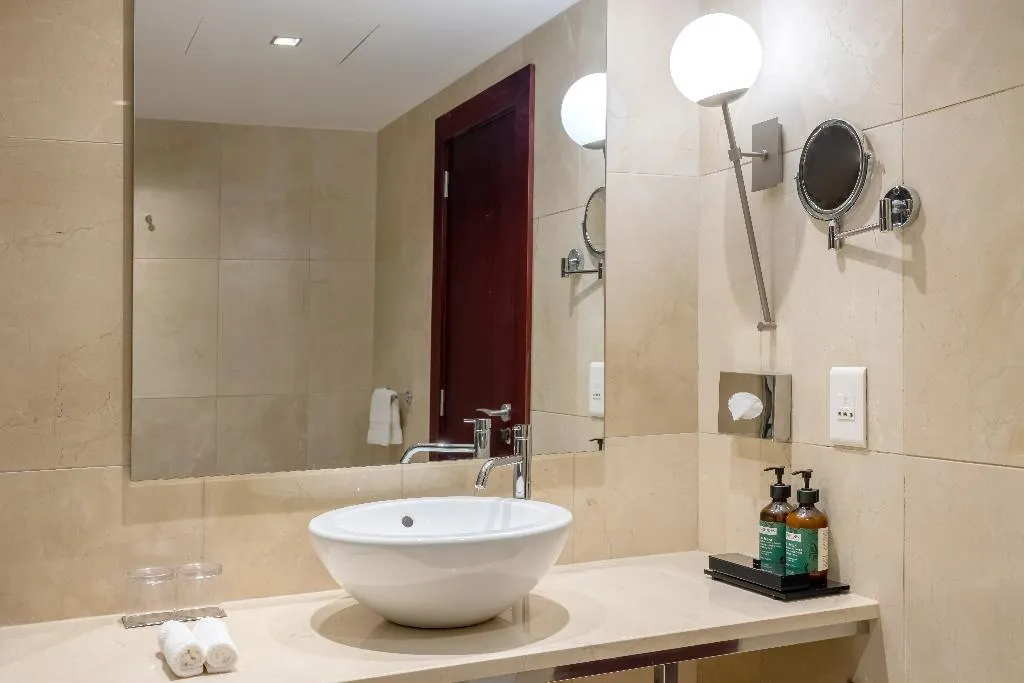 DOUBLE QUEEN SIZE BED Room, Crowne Plaza Porto, Porto