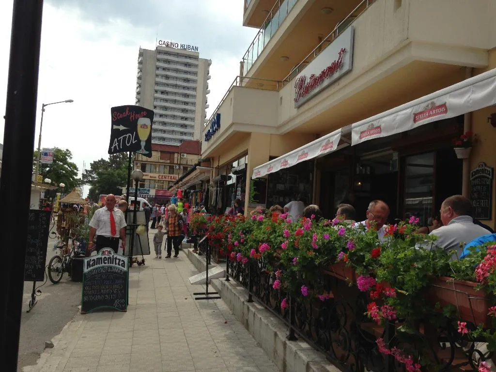 Terrace, Atol, Bourgas