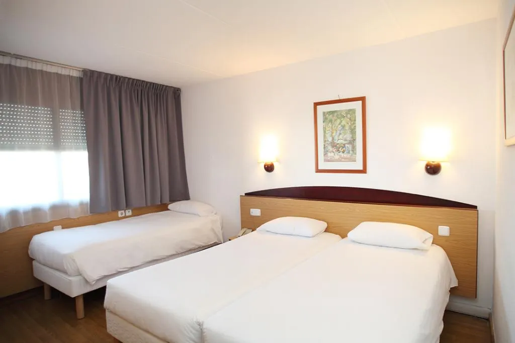 TRIPLE STANDARD Room, Travelodge Barcelona del Vallès, Barcelona