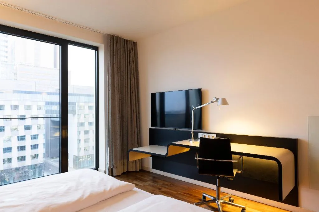 DOUBLE SUPERIOR Room, Scandic Berlin Potsdamer Platz, Berlin