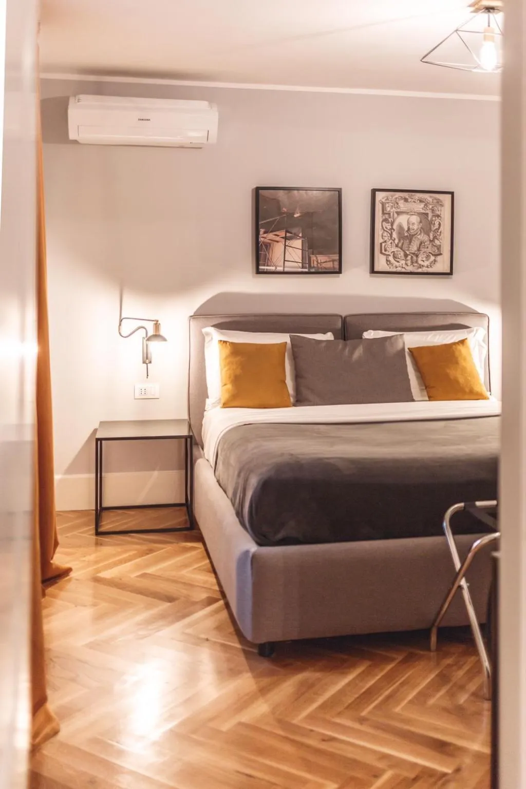 DOUBLE SUPERIOR Room, Relais Della Porta, Naples