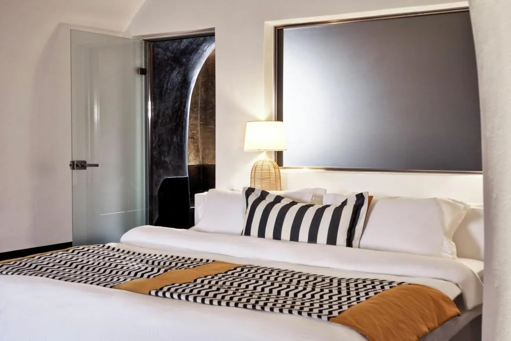 SUITE KING SIZE BED Room, San Antonio, Santorini