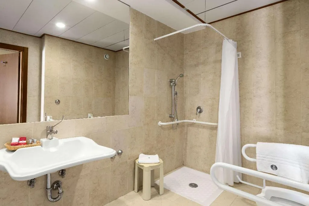 Room, Ramada Naples, Naples